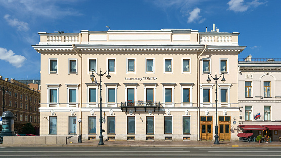 Nevsky avenue, 38